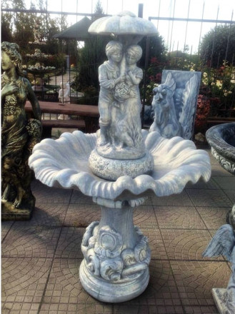 Фонтан "Хлопчик і Дівчинка"